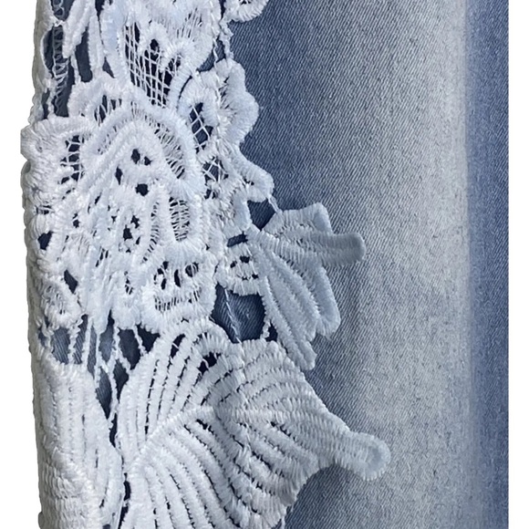 Women’s Straight Leg Jeans XXL Light Blue White Embroidered Lace Leg Distressed - Picture 5 of 12